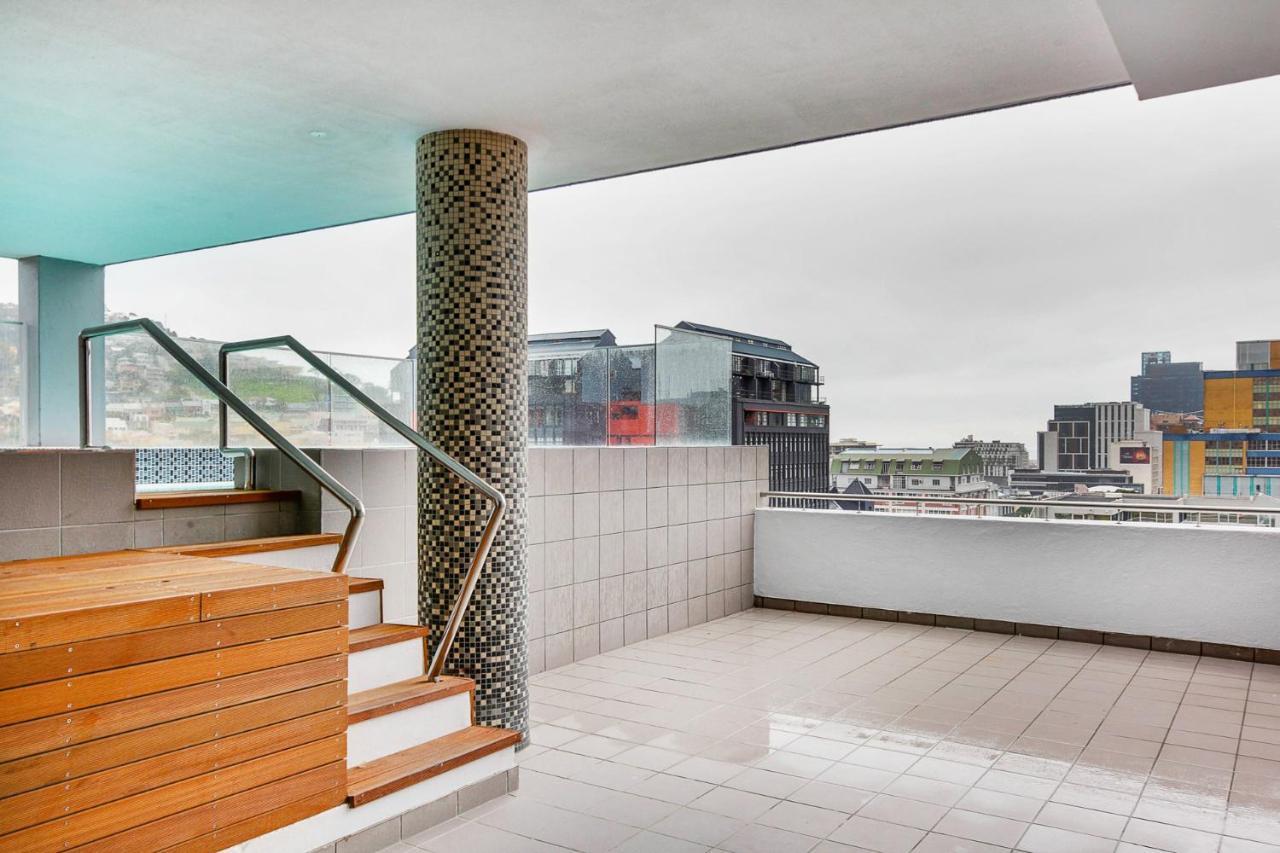 Backup-Powered Colourfull City Balcony Apartment ケープタウン エクステリア 写真