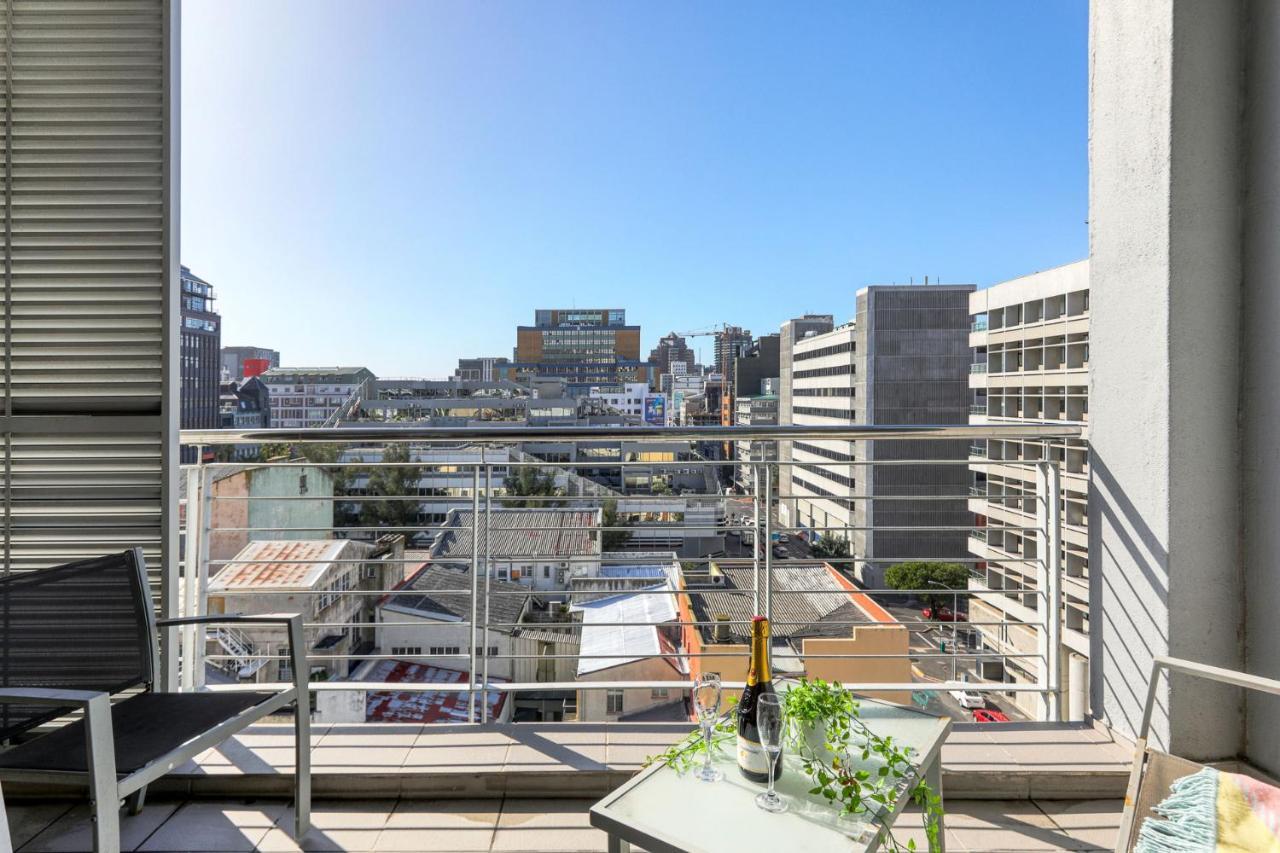 Backup-Powered Colourfull City Balcony Apartment ケープタウン エクステリア 写真