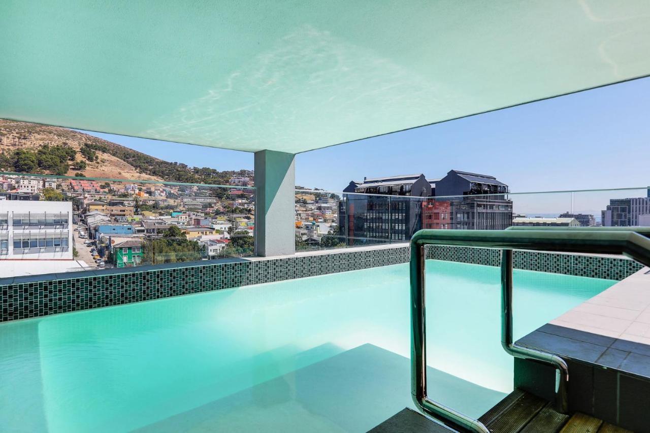 Backup-Powered Colourfull City Balcony Apartment ケープタウン エクステリア 写真