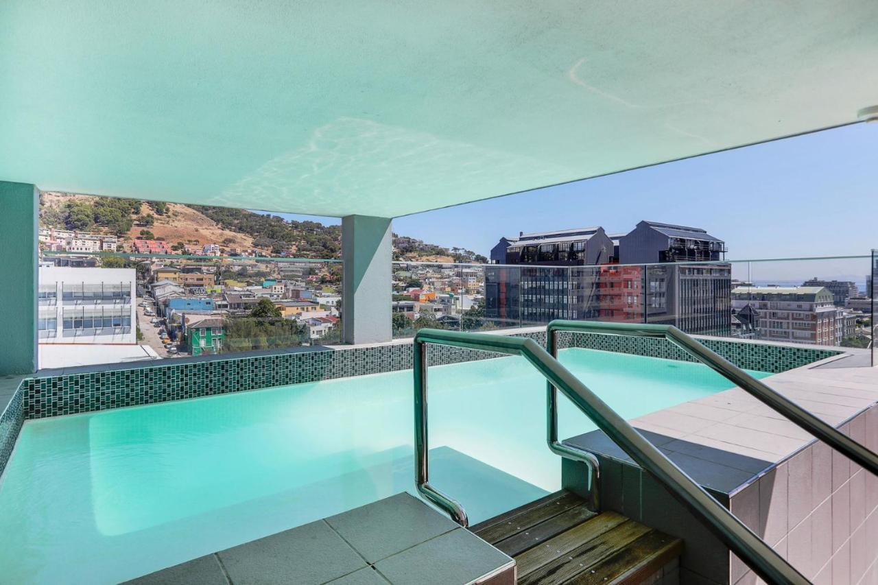 Backup-Powered Colourfull City Balcony Apartment ケープタウン エクステリア 写真